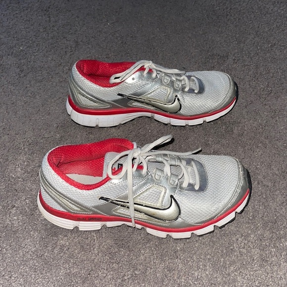 Nike dual fusion ST athletic shoes - Picture 1 of 6